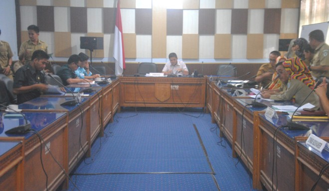 Rapat pansus LKPJ perdana, dengan memanggil beberapa SKPD